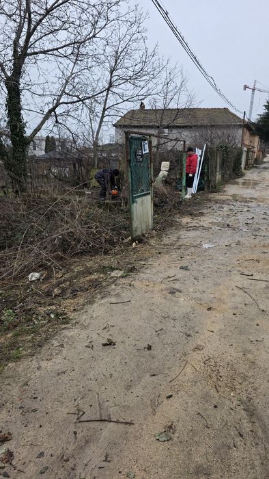Изграждане на огради(ограда)с мрежа, бетонни,поцин. колове,почистване