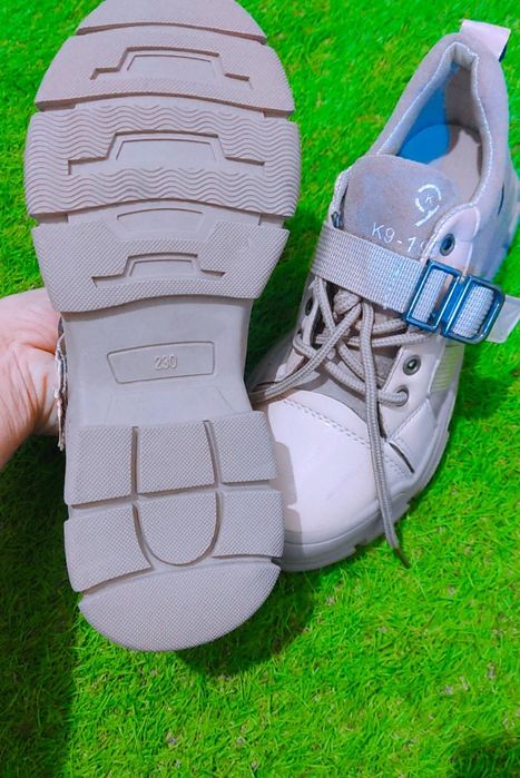 Новые кроссовки на осень