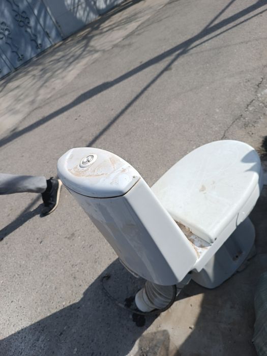 Унитаз срочно продам