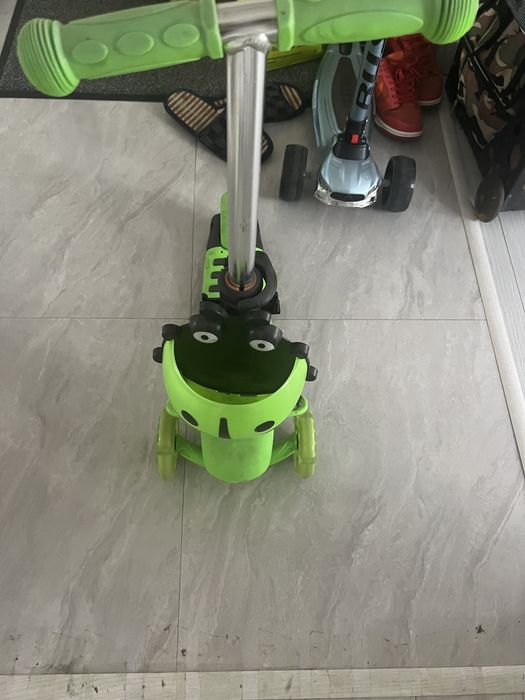 Бу  самокат (зеленый)