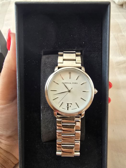 Нов Часовник с Диамант