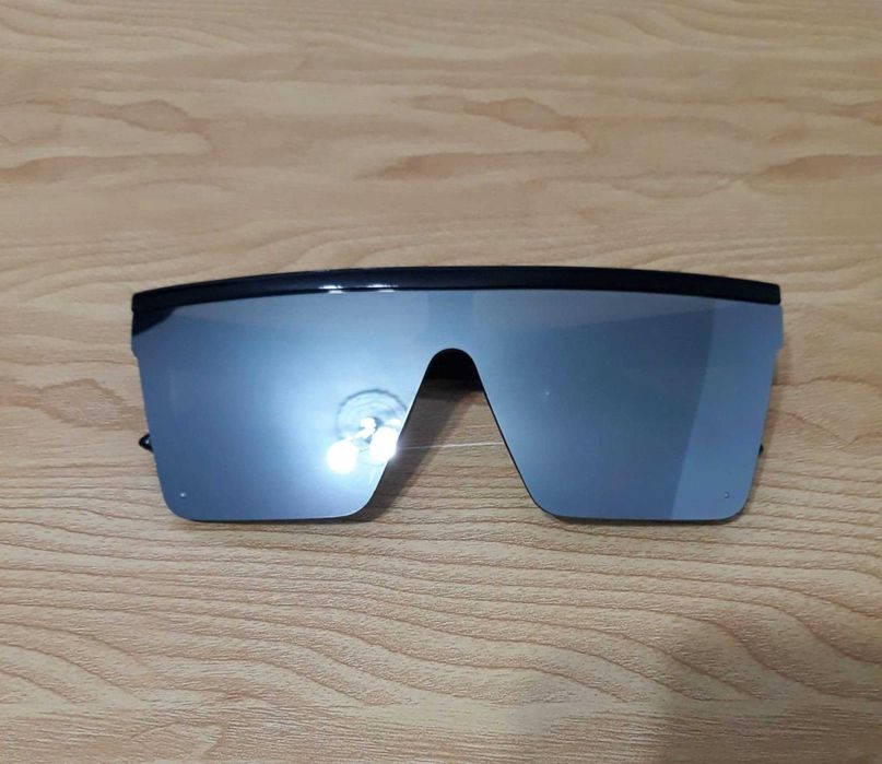 Ochelari de soare supradimensionați