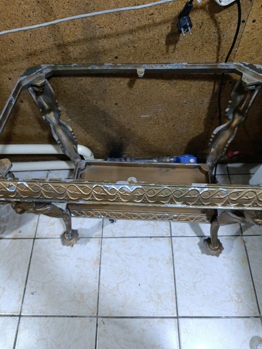 Продам столик ,,Нимфа''