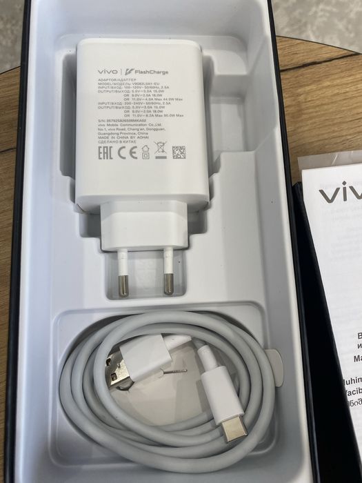 Продаю смартфон VIVO V 60 Lite