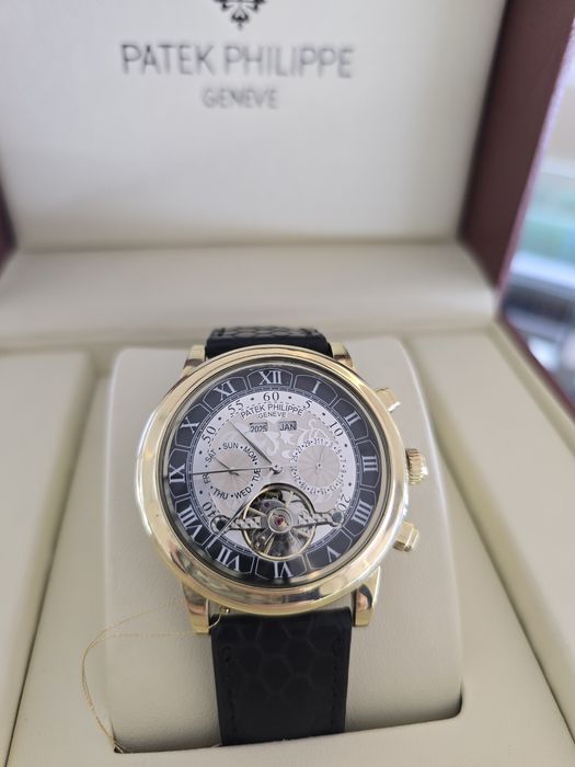 Патек филип в стиле кэжл, подходит под любой имидж.