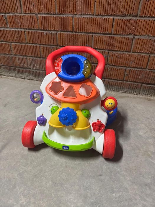 Детский толокар chicco в хорошем состоянии