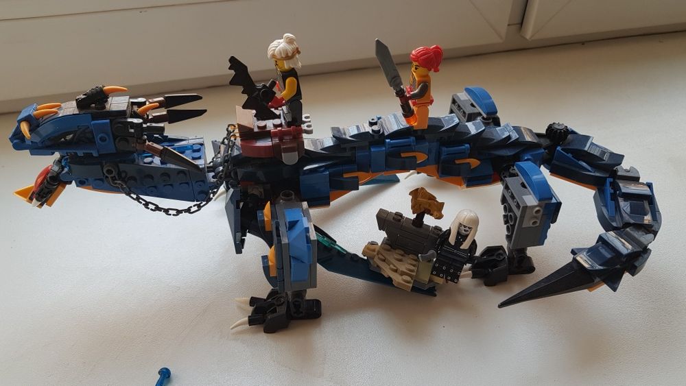 Лего конструктор.  Космический корабль.Человечки и мотоциклисты с мото