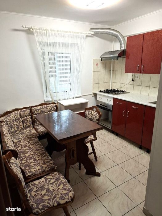 Apartament 3 camere,etaj 1, zona Unirii Sud — fotografia 3