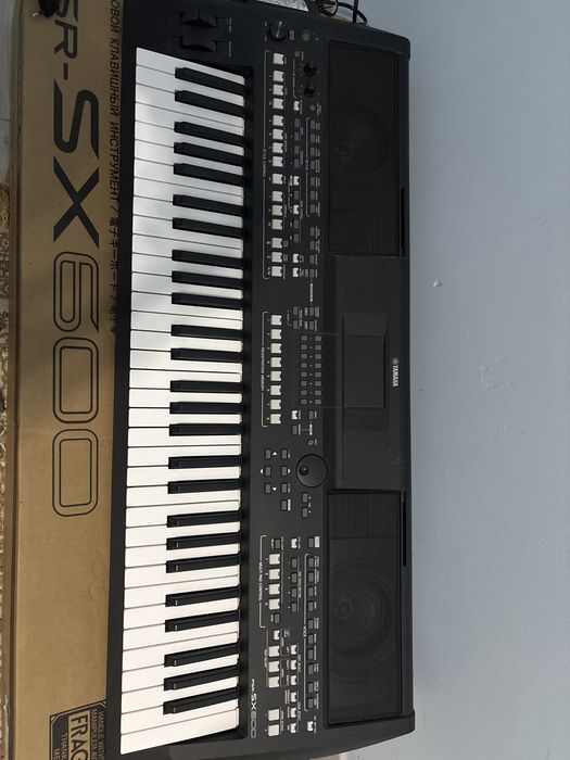 Синтезатор Ямаха PSR SX 600