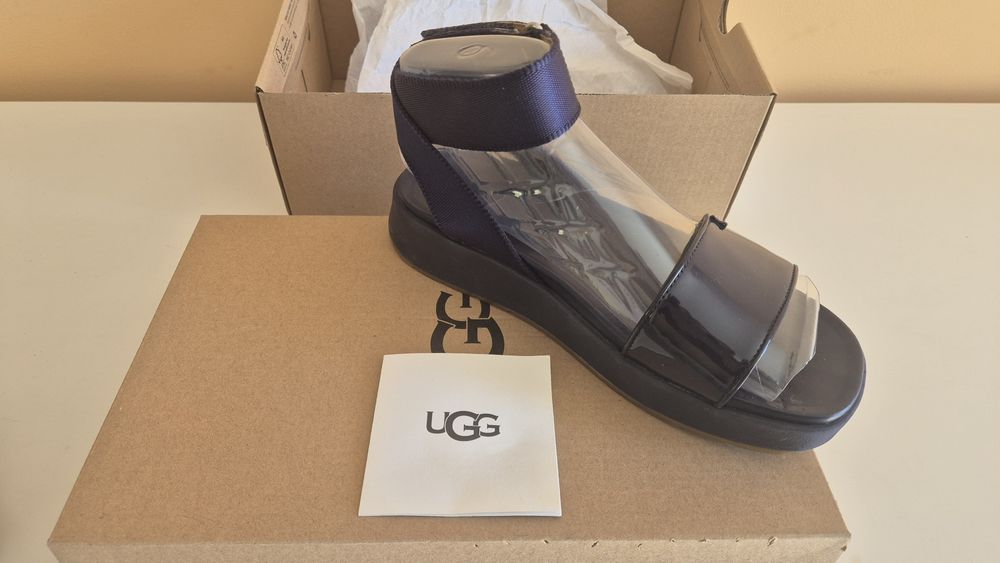 Дамски елегантни сандали UGG.  Номер 37,5!