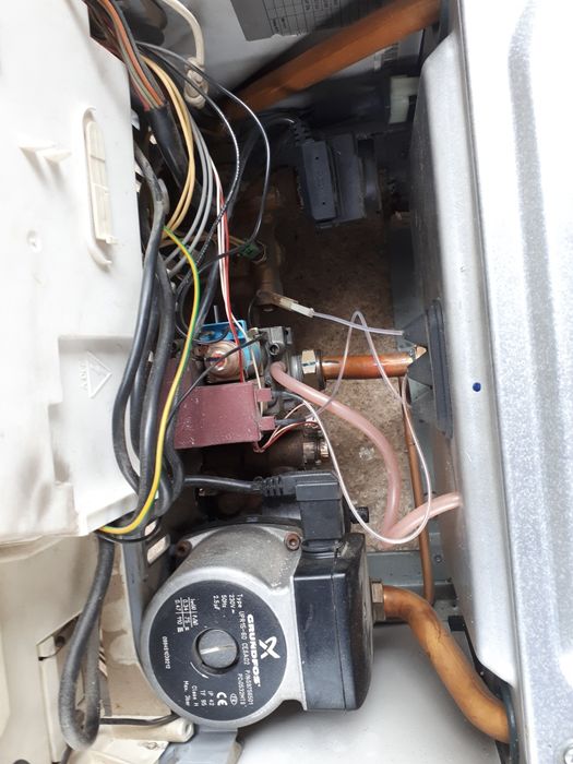 Centrala Ariston Microgenus Plus si  Microgenus