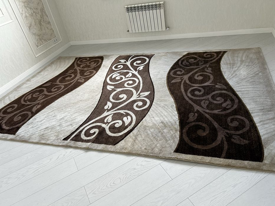 Продам ковер в хорошем состоянии