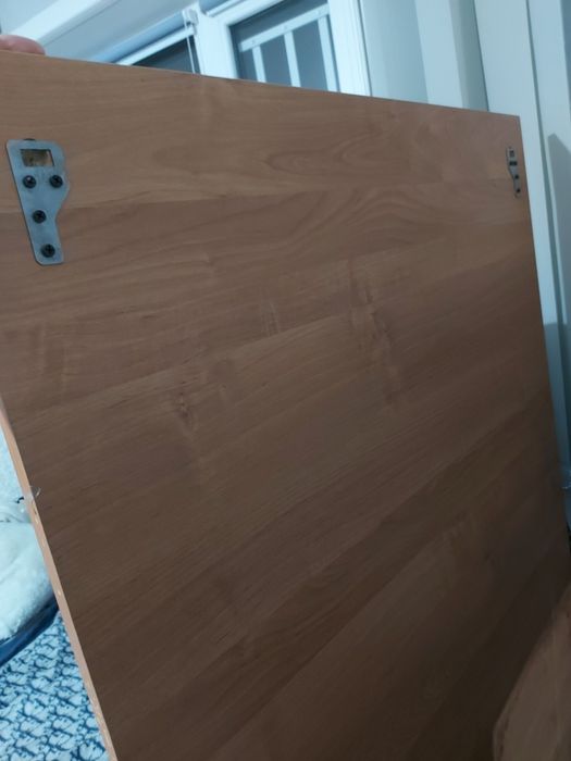 Вешалка для вещей в прихожей