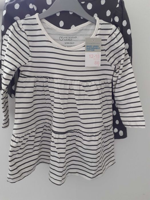 нови 2 броя комплект роклички за момиче 12-18месеца