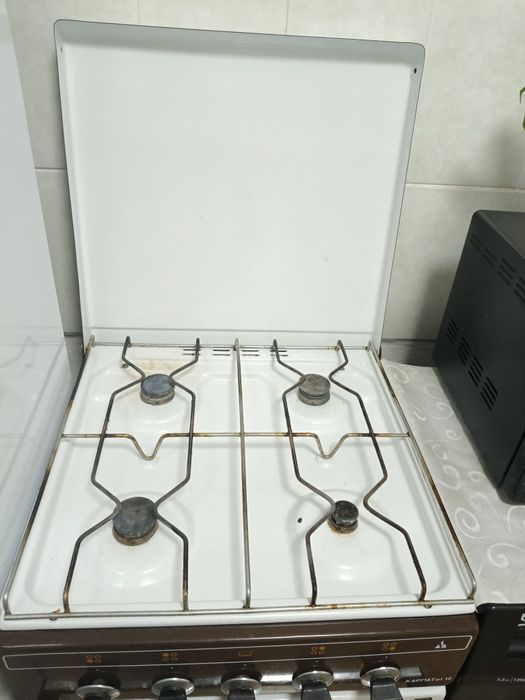 Продаю газовую плиту