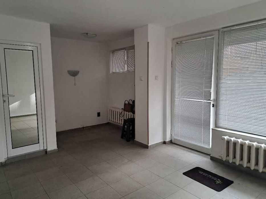 Дава се под наем Офис в София, Стрелбище - 25 кв.м за 255 € - Снимка #1