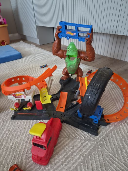 Hot wheels City Attack of Gorilla