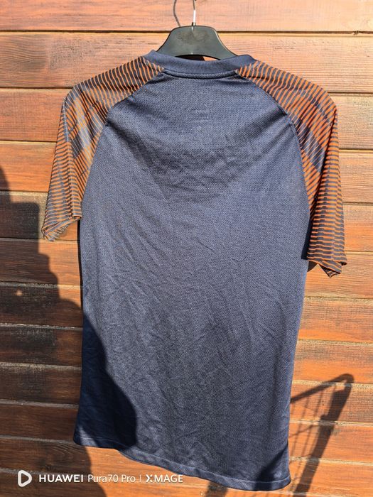 Мъжка тениска на nike S размер в отлично състояние