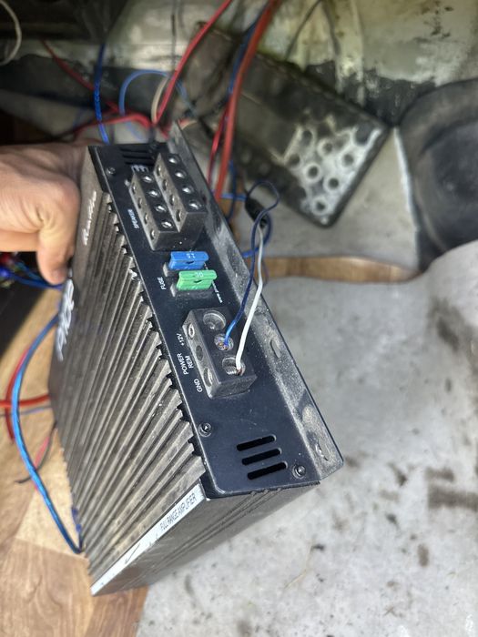 Усилител quatro 4 каналный