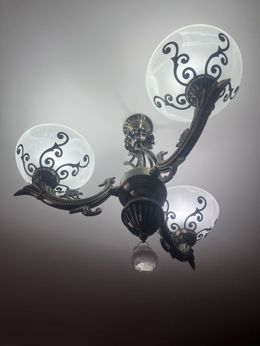 Продам люстру. Люстра в отличном состоянии.