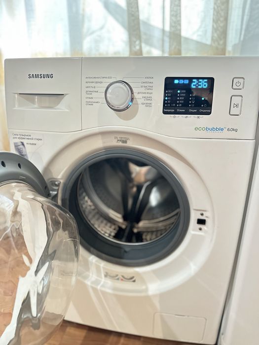 Продам рабочий Холодильник Indesit