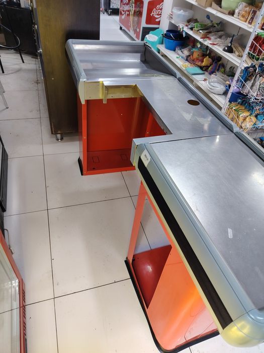 Продам кассовый стол