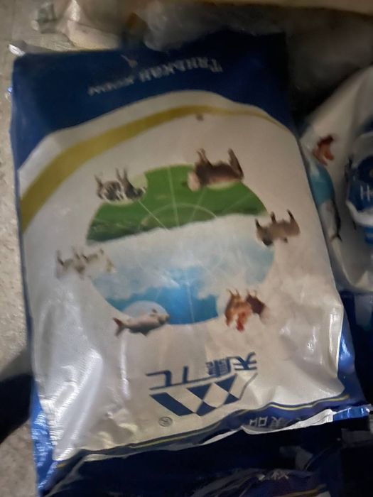 Tovuq yemi sotiladi