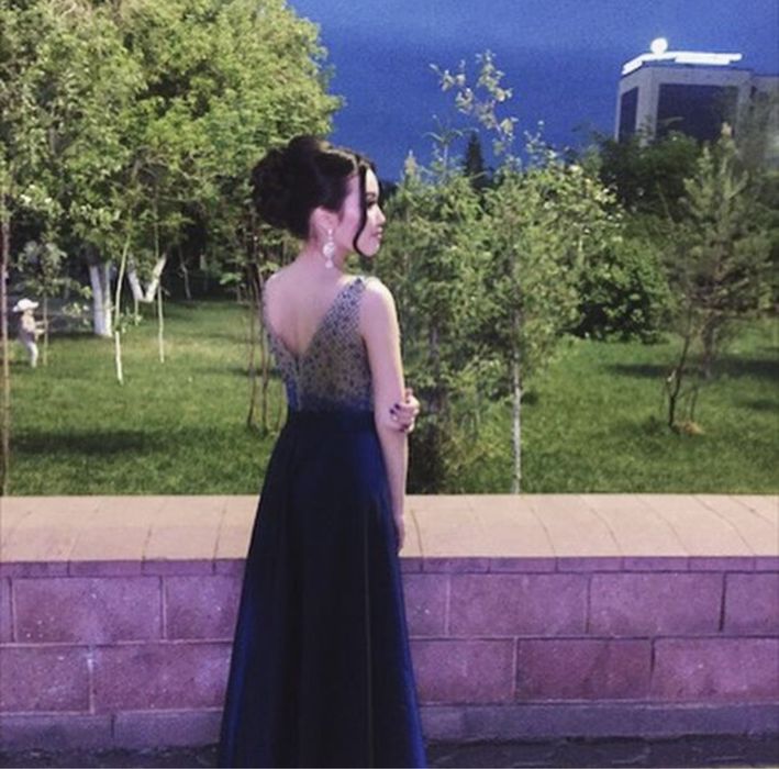 Продам вечернее платье красивое очень