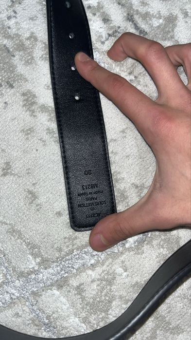 curea louis vuiton neagra