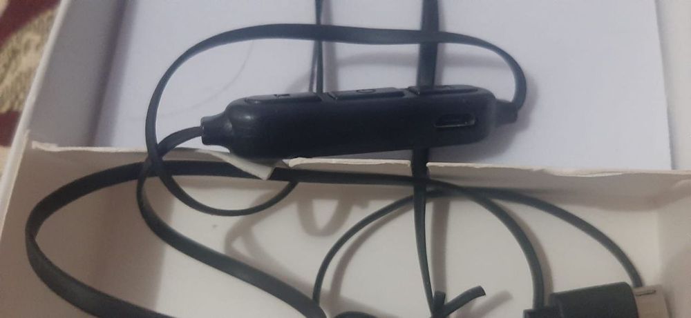 Проводной Bluetooh наушник Новый Каробка