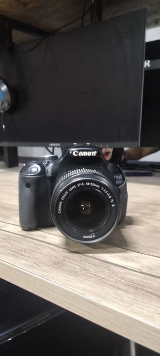 Canon EOS 600D + 18-55mm Holati zor