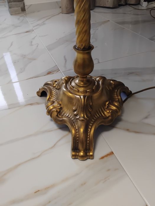 Superb lampadar vechi din bronz masiv,din perioada interbelică.