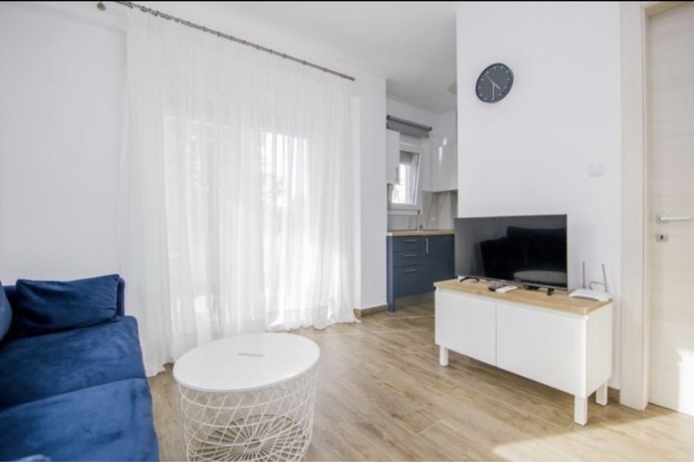 Почивка в апартамент с басейн , Паралиа Офринио