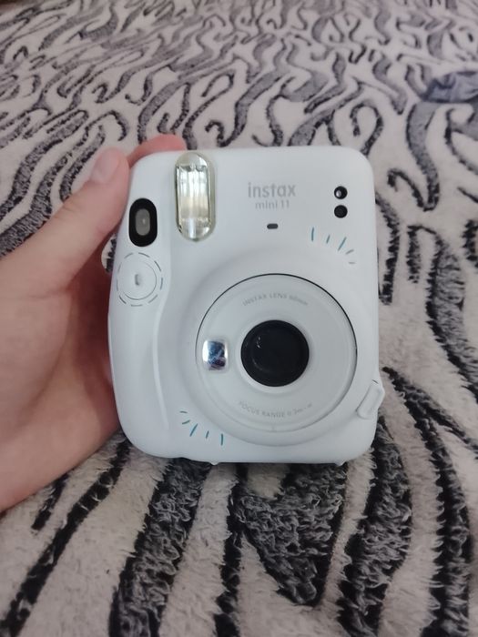 Instax mini 11  продается