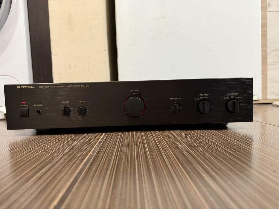 Rotel RA-921 Стерео усилвател