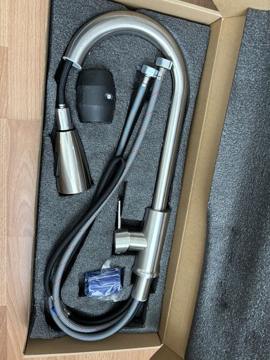 Смеситель для кухни, новый