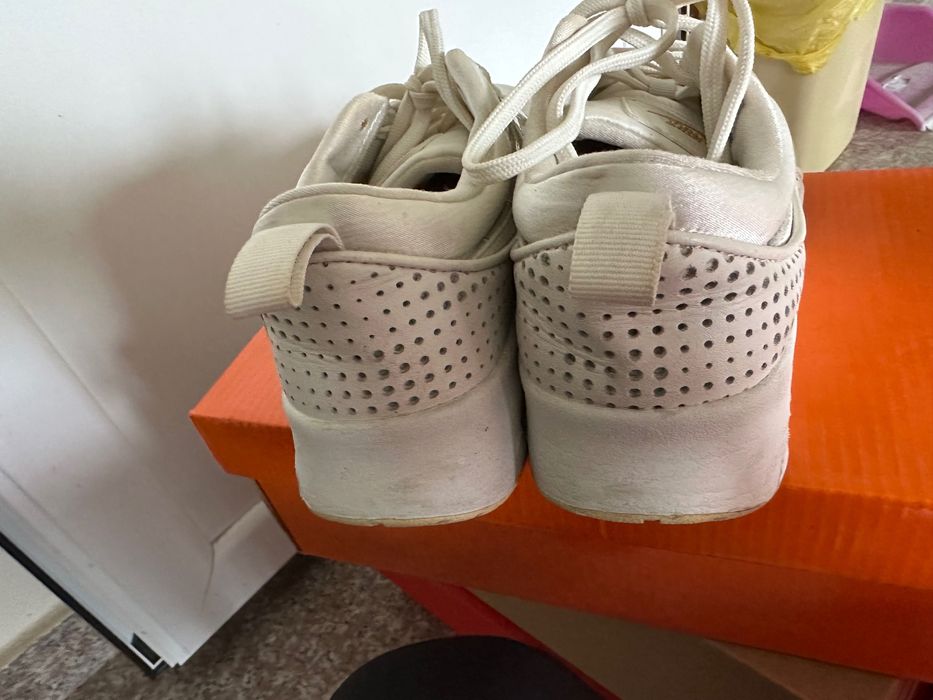 Дамски маратонки Nike