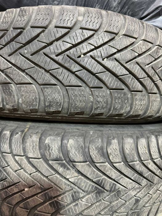 Vand 4 cauciucuri Pirelli iarna