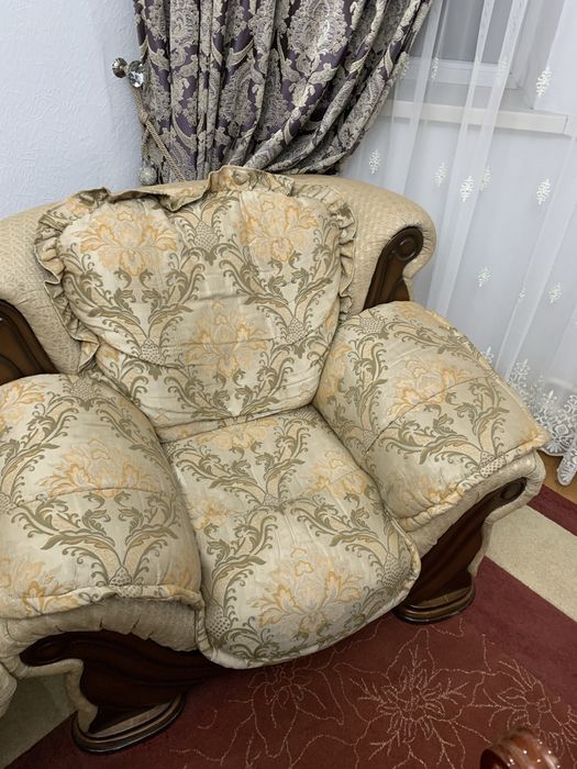 Диван для гостиной