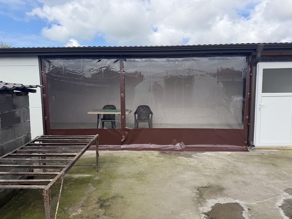 Ветроупорни завеси,тенти сенници покривала навеси барбекю ветробрани