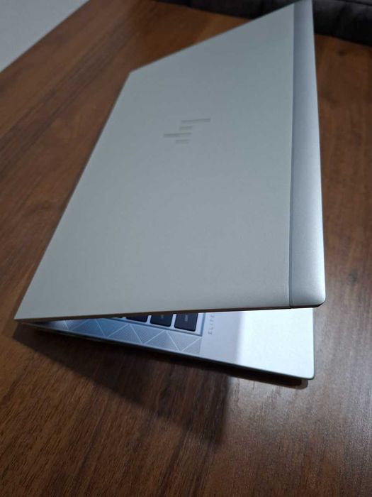 HP Elitebook ryzen5pro 16/256
