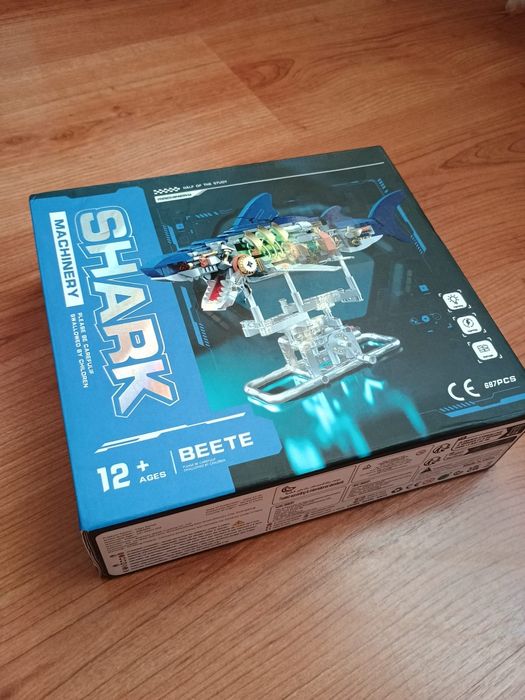 Set de blocuri de constructie cu rechin mecanic