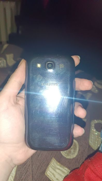 Продам телефоны Samsung и redmi