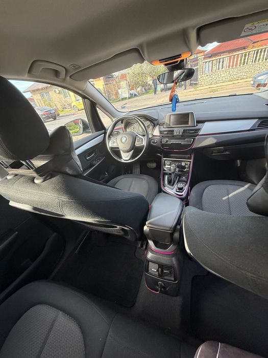 Продавам ВMW 2 Series 218 8 много добро техническko u Визуално състояние.