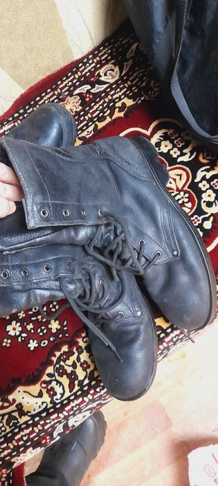 Берцы 42р. 2 пары. 3 тысячи.