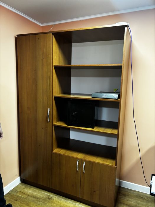 Продается офисная мебель