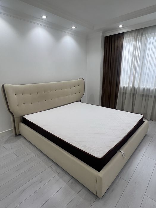 Продам кровать с матрасом