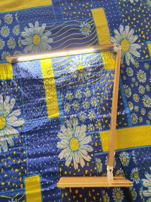 Lampă LED extensibilă