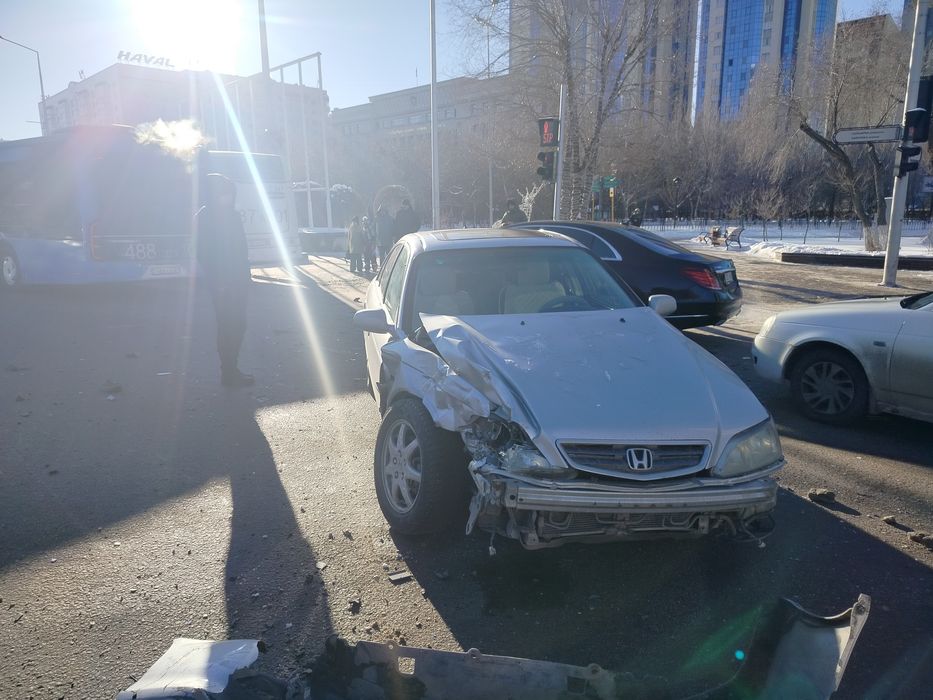 Хонда аккорд 2001  2.3 об