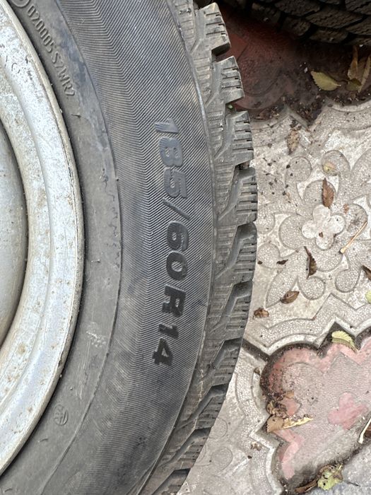 Зимный шипованный  Резины